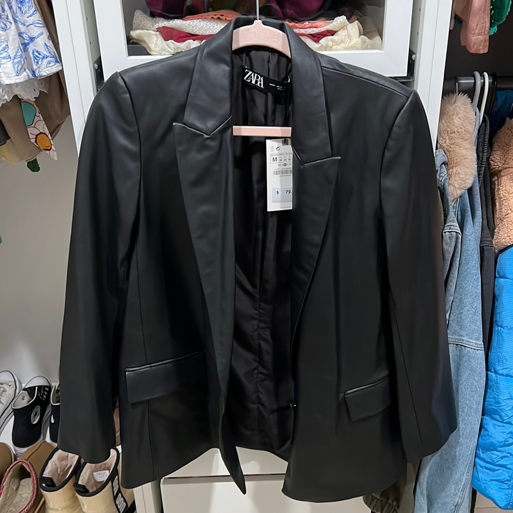 Zara black faux leather blazer jacket. Size M. NWT